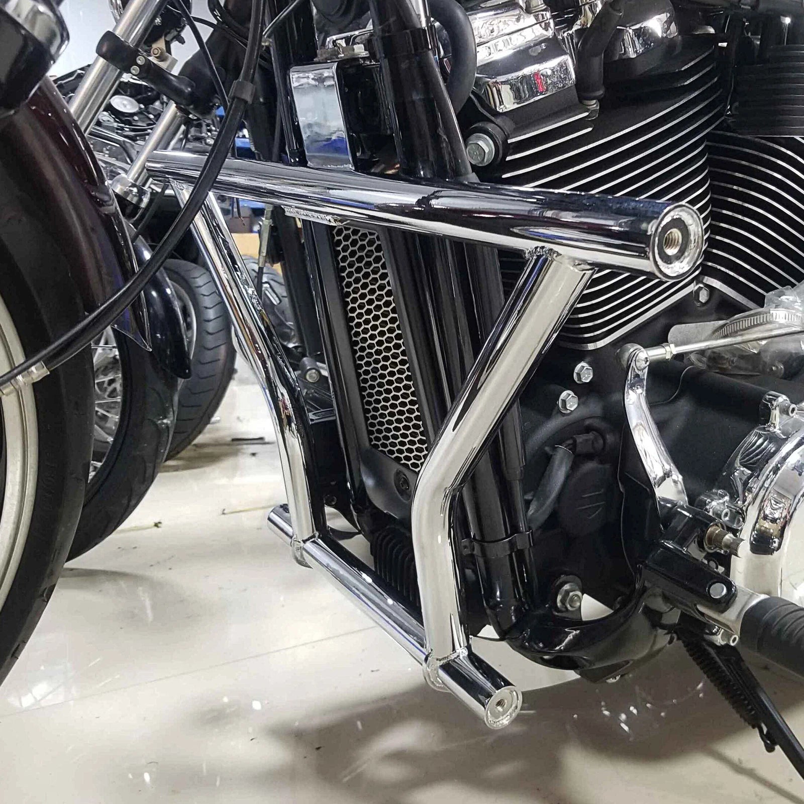 Chrome Engine Guard Crash Bar for Harley Street Bob Sport Glide Low Rider (2018–2024)