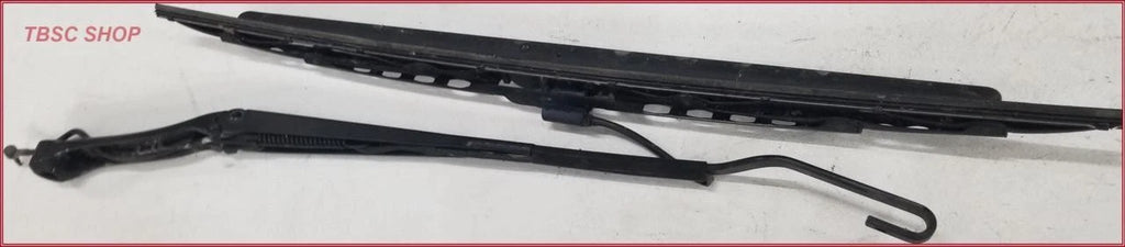 Set of 2 Windshield Wiper Arms for Jaguar XJ8 VDP (2004–2009)