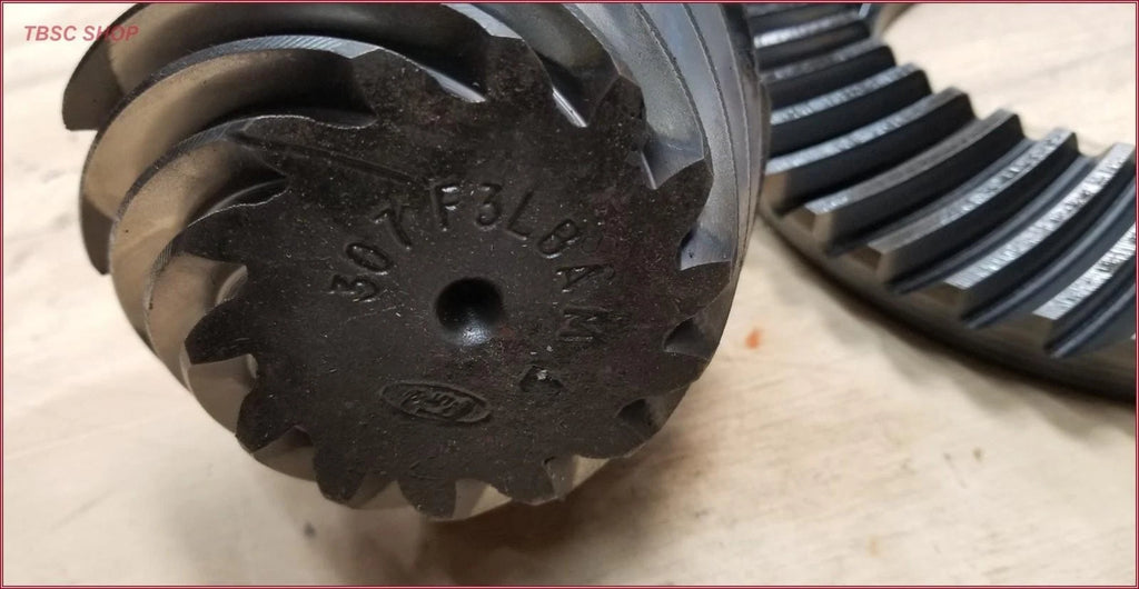 3.07 Ring Pinion for 1989–1997 Thunderbird Cougar Mark VIII Cobra (8.8)