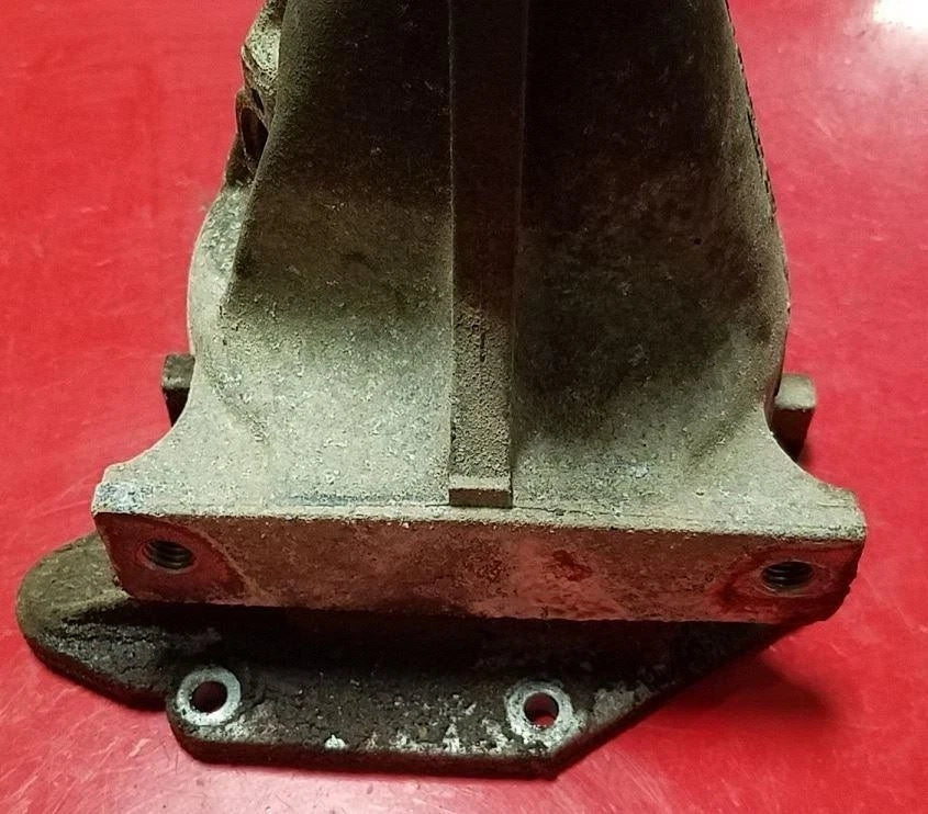 4R70W Tailshaft Extension Housing for Thunderbird Cougar Mark VIII (1993–1998)