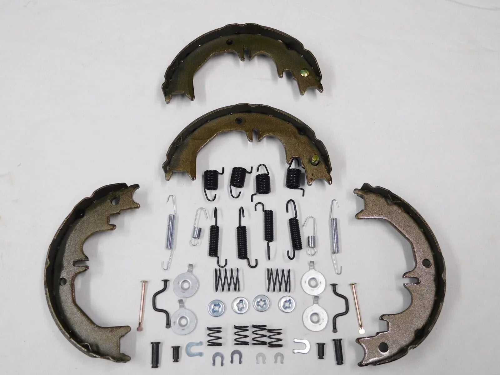 Hand Brake Shoes & Spring Clip Set for Land Cruiser HZJ75 (1992-On)