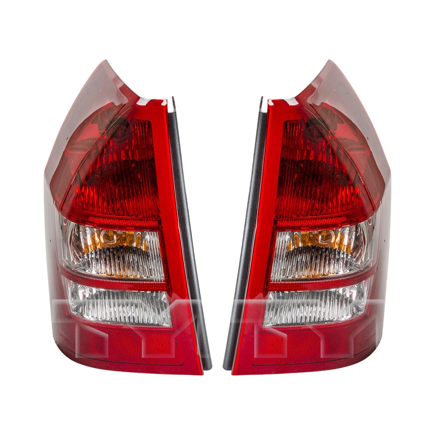 Set of 2 TYC Tail Light Lamp Assemblies for Dodge Magnum (2005–2008)