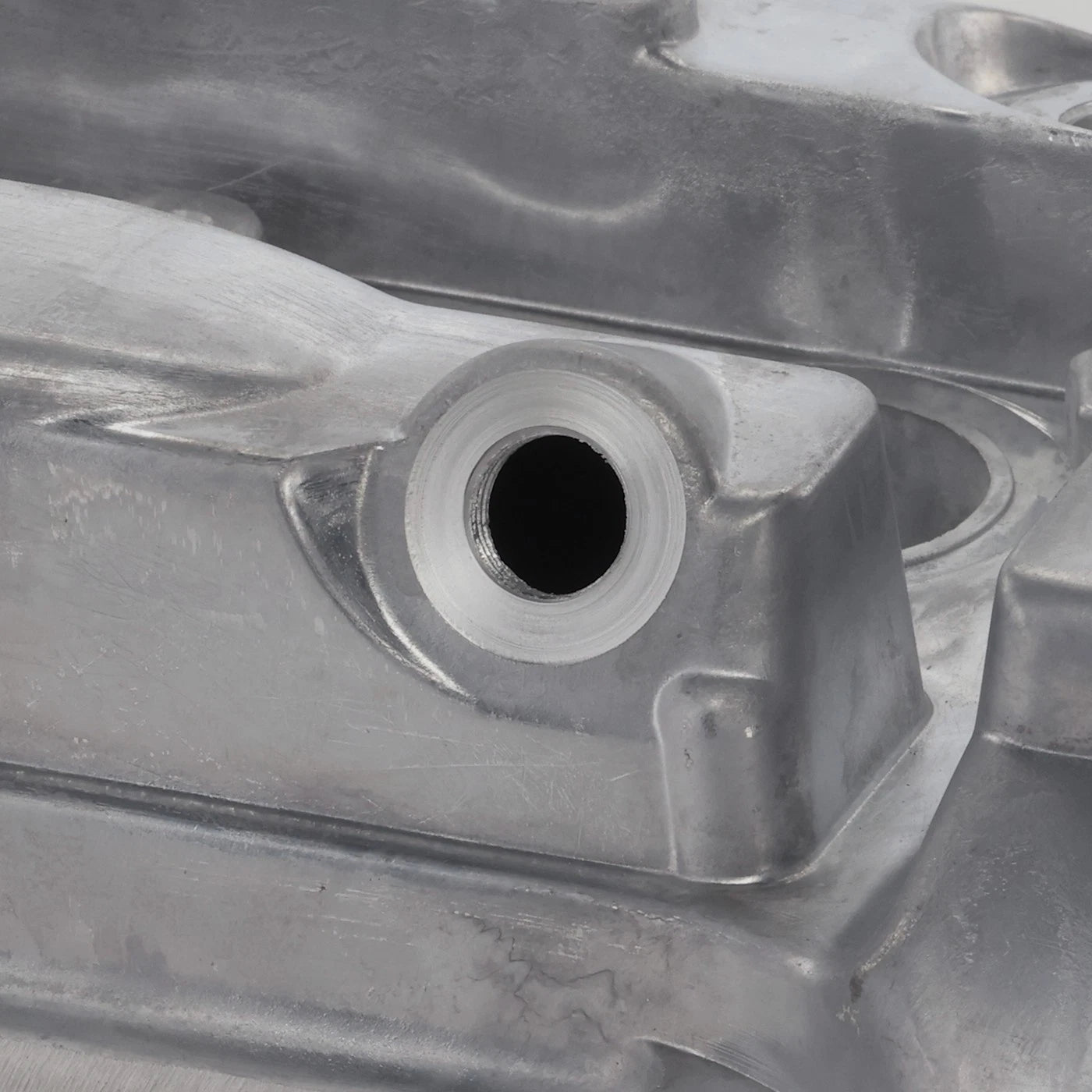 Valve Cover for Scion xB, Toyota Matrix, Corolla, Lexus HS250h, Camry, tC