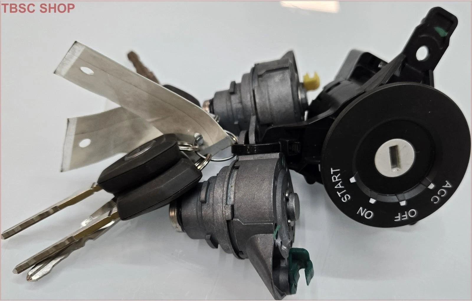 Cylinder Key Lock Kit with Door Locks for Volvo VNL (2026) 24824308