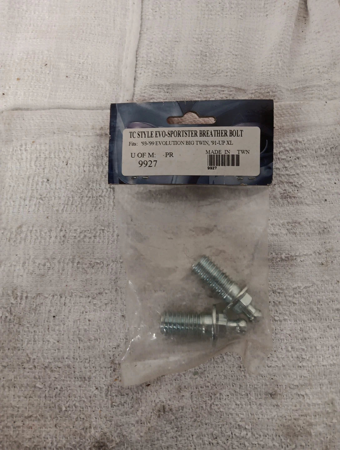 Kuryakyn TC Style Breather Bolts for Harley Sportster (EVO, 9927)