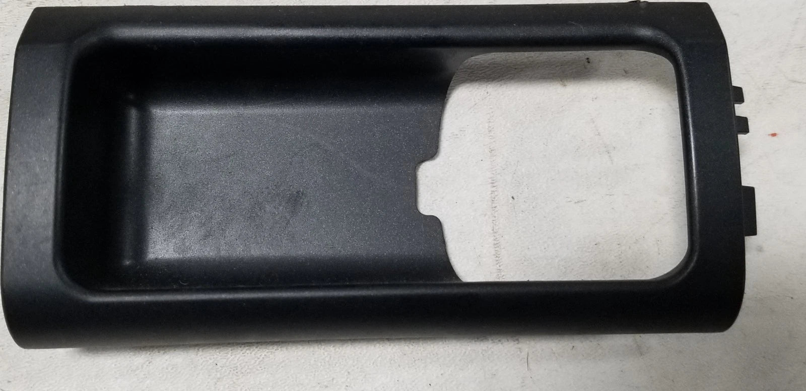 Front RH Door Handle Cup Insert Finishing Panel for Lincoln LS (2000–2002)