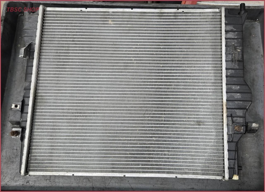 Radiator for Jaguar X350 XJ8 S-Type XF (2004–2010)
