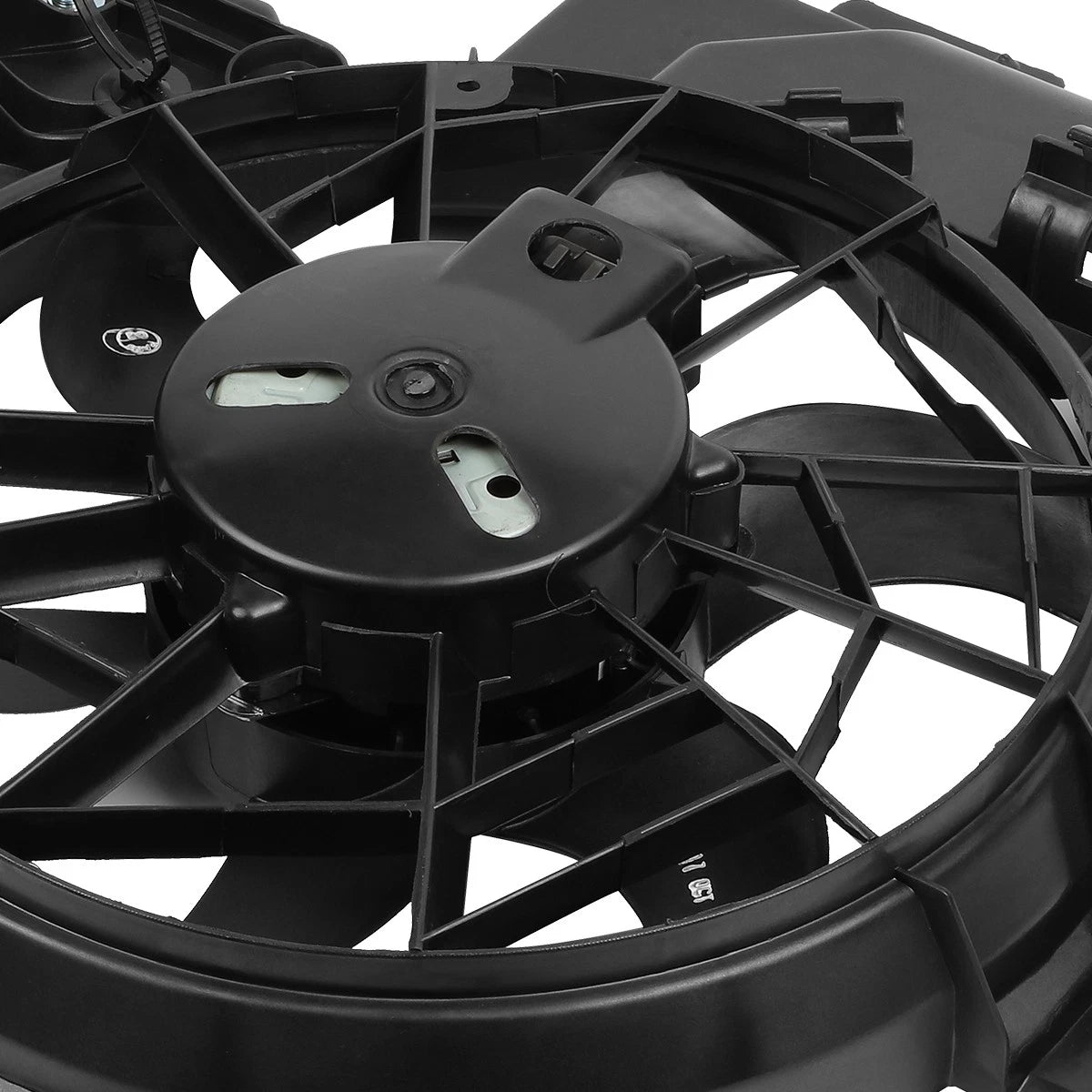 Radiator Cooling Fan for Ford Escape Tribute 2.0L (2001–2004) MA3115121