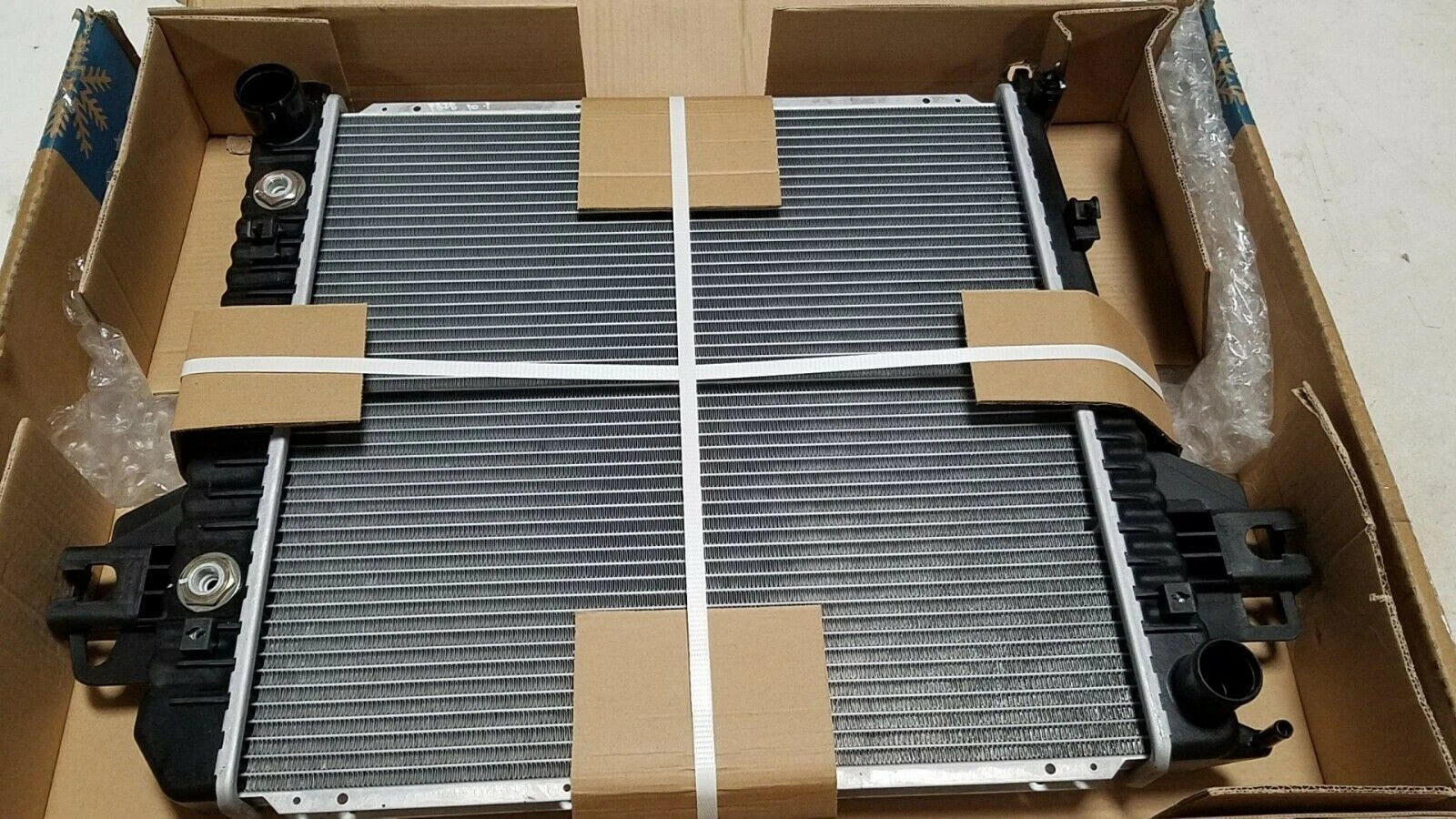 Radiator for Dodge 1500 Pickup (2003–2005) 5.7L AT 675-02719B