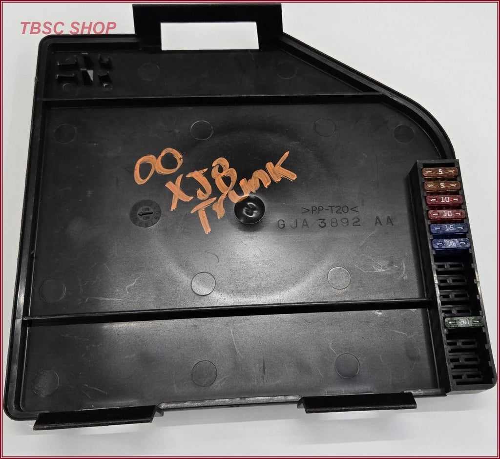 Rear Fuse Box Cover for Jaguar XJ8 VDP XJR (1998–2003)