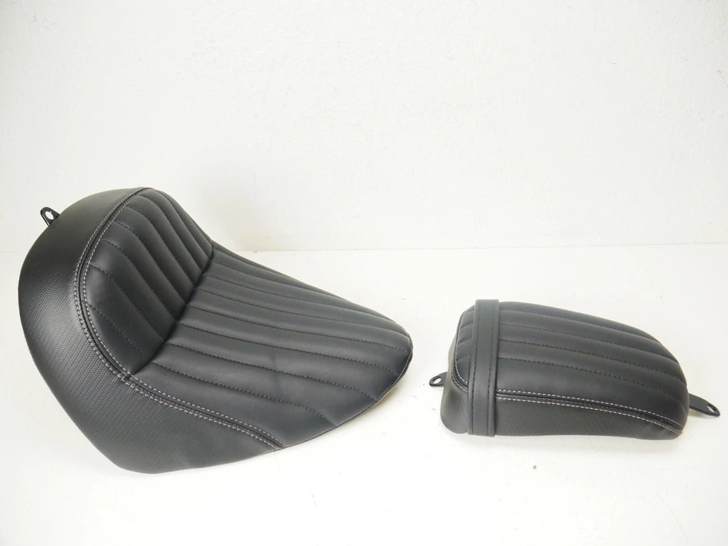 Tuck Roll Driver Passenger Seat for Harley Softail Slim StreetBob (2018–2022)
