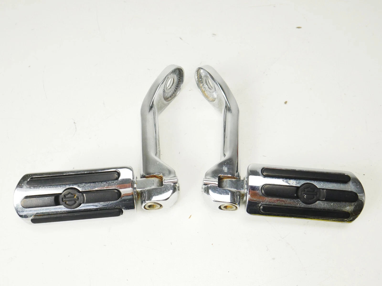 Adjustable Chrome Engine Guard Highway Pegs & Mounts for Harley-Davidson