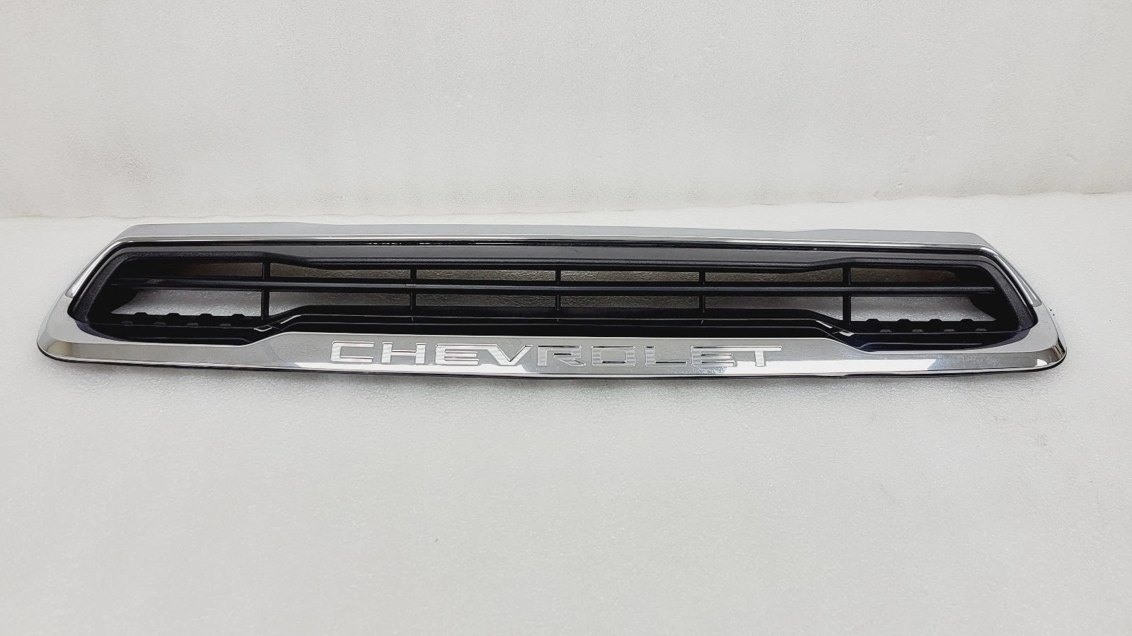 OEM Chrome Hood Grill Vent for Chevrolet Silverado 2500 HD (2024–2026) 85642275