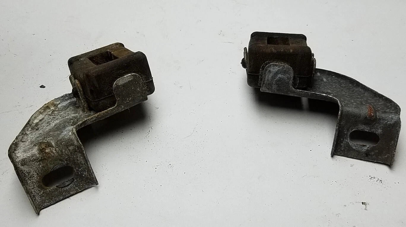 Set of 2 AC Condenser Upper Mounting Brackets for Lincoln Mark VIII (1993–1998)