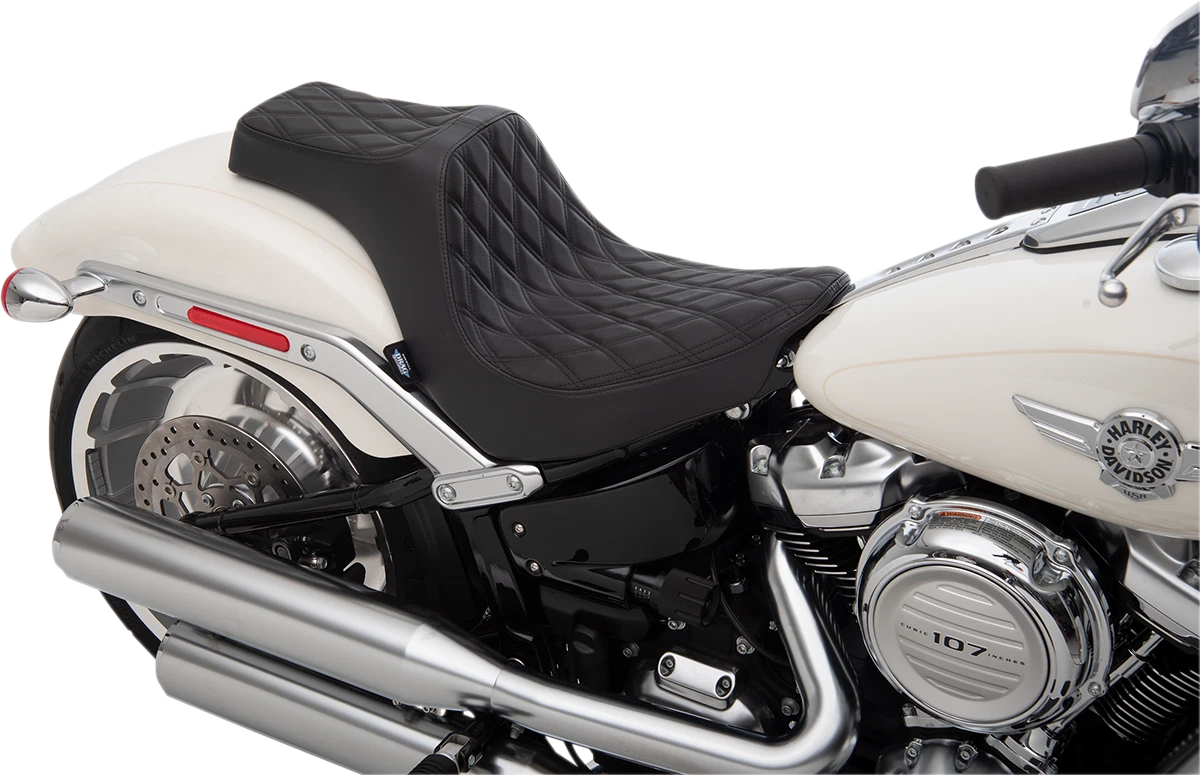 Predator III Seat for Harley-Davidson (2000–2023) - Double Diamond, Black Stitching