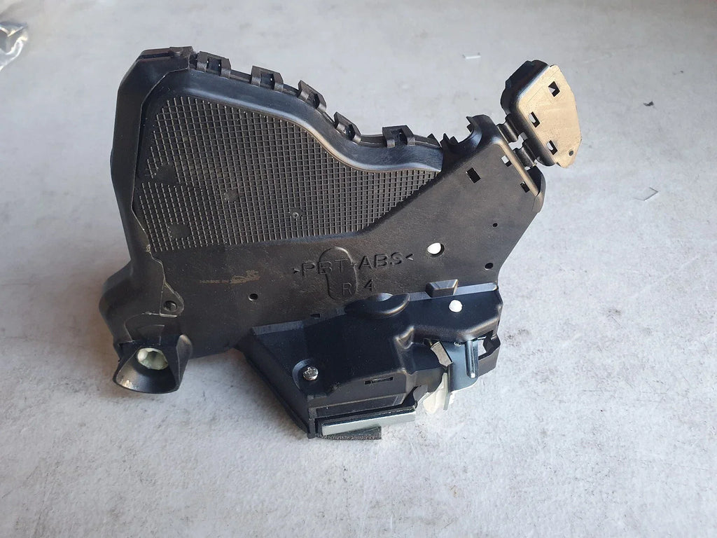 Power Door Lock Mechanism Front Right RH for Toyota Hilux (2005–2015)