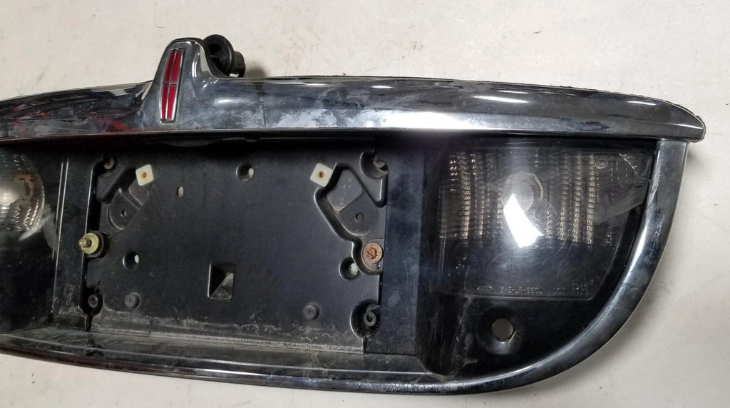 Rear License Plate Tail Light for Lincoln Continental (1998–2002)