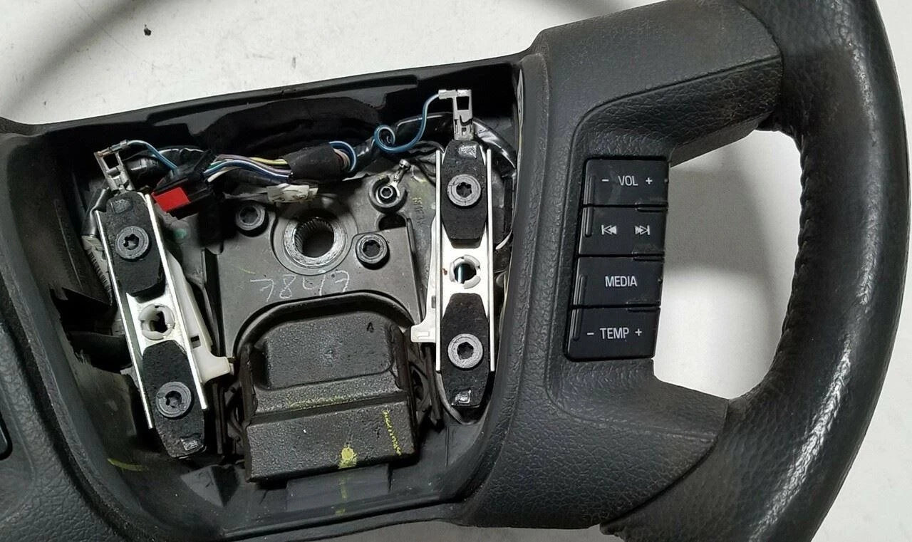 Steering Wheel with Switches for Ford Fusion Mercury Milan (2006)