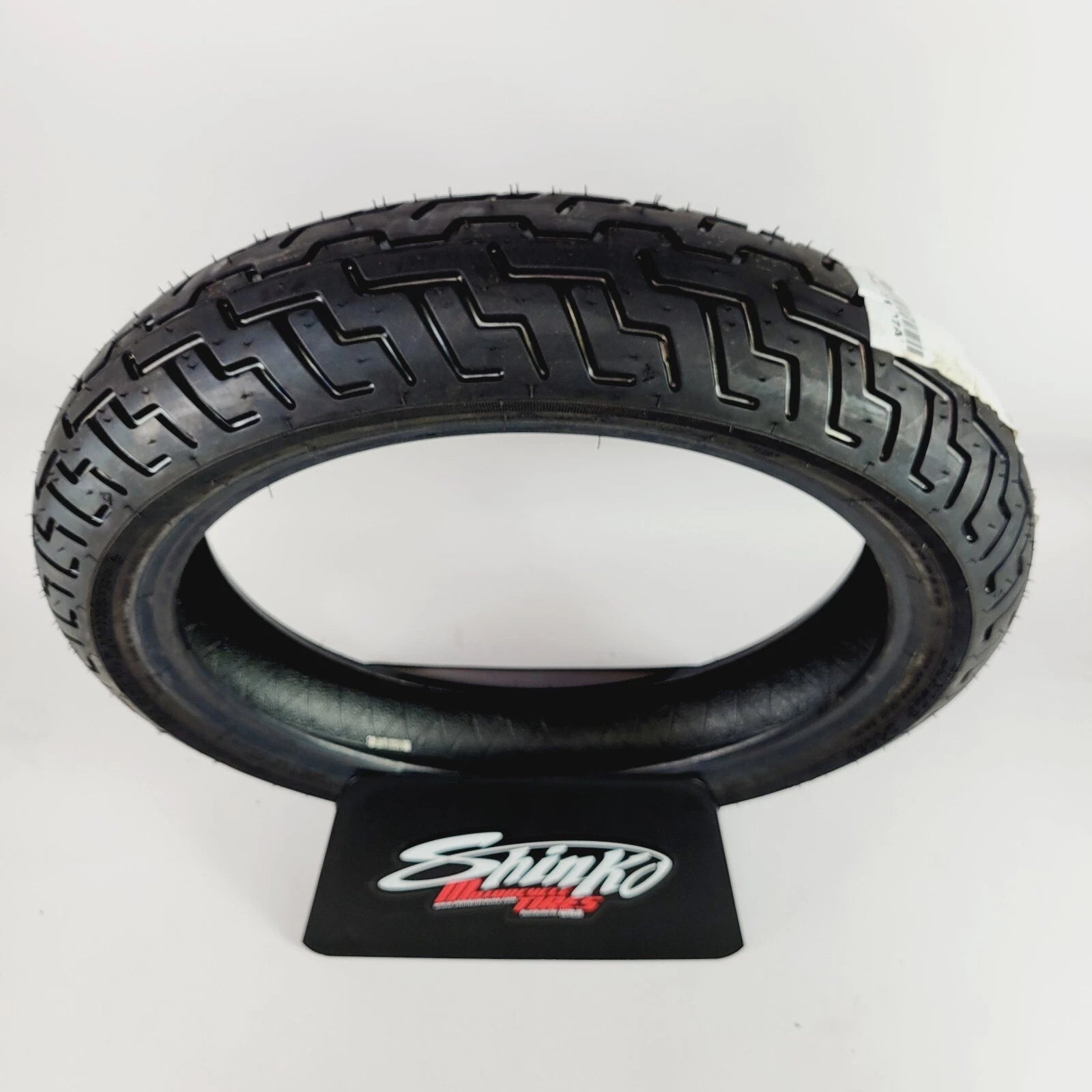 130/70B18 63H Front Tire for Harley-Davidson Dyna Switch Back (2012–2016)