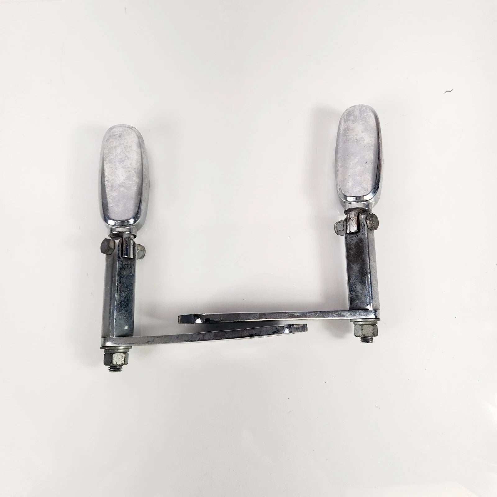 OEM Forward Highway Bar & Shield Footpegs & Mounts for Harley Dyna (2005–2006)