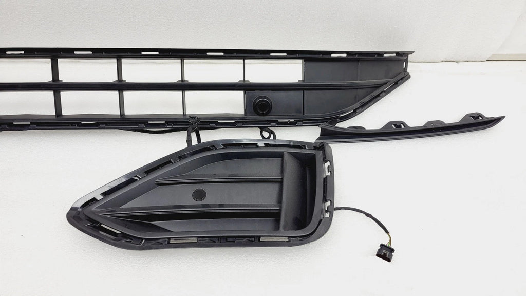 Set of 2 Front Lower Grille Fog Light Covers for Volkswagen Passat (2020–2022)