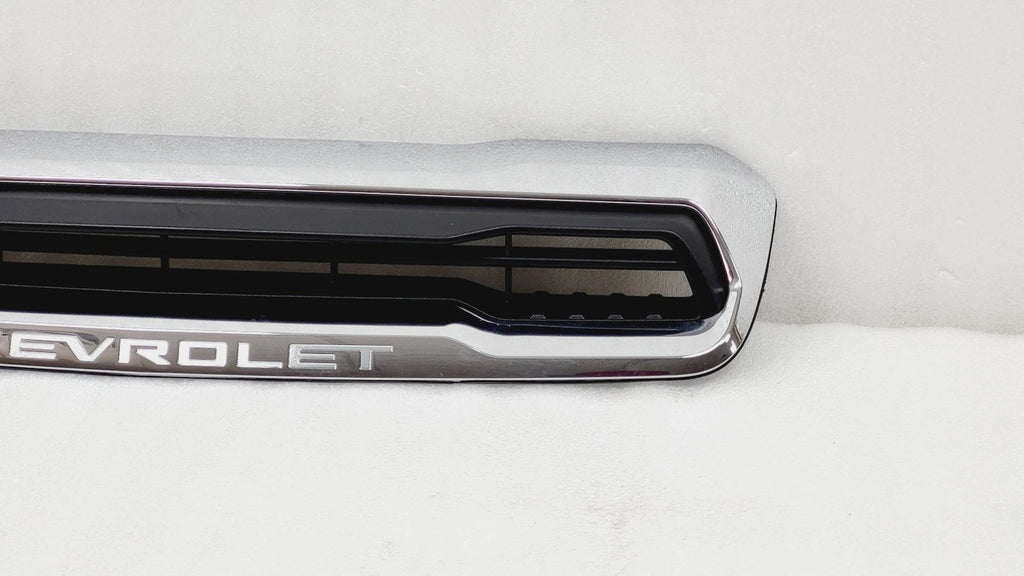 OEM Chrome Hood Grill Vent for Chevrolet Silverado 2500 HD (2024–2026) 85642275
