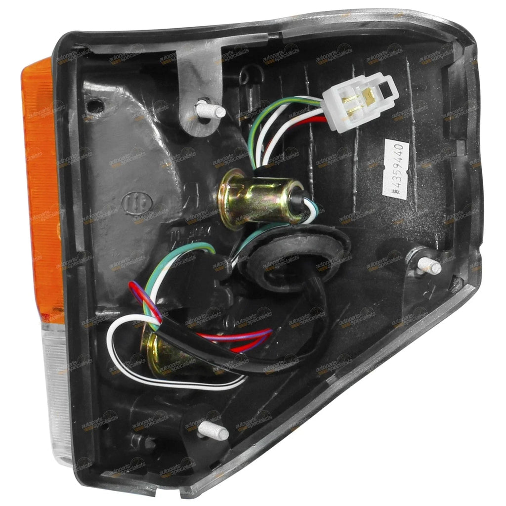 Front Right Corner Lamp Light for Toyota Landcruiser 70/75 (1984–1999)