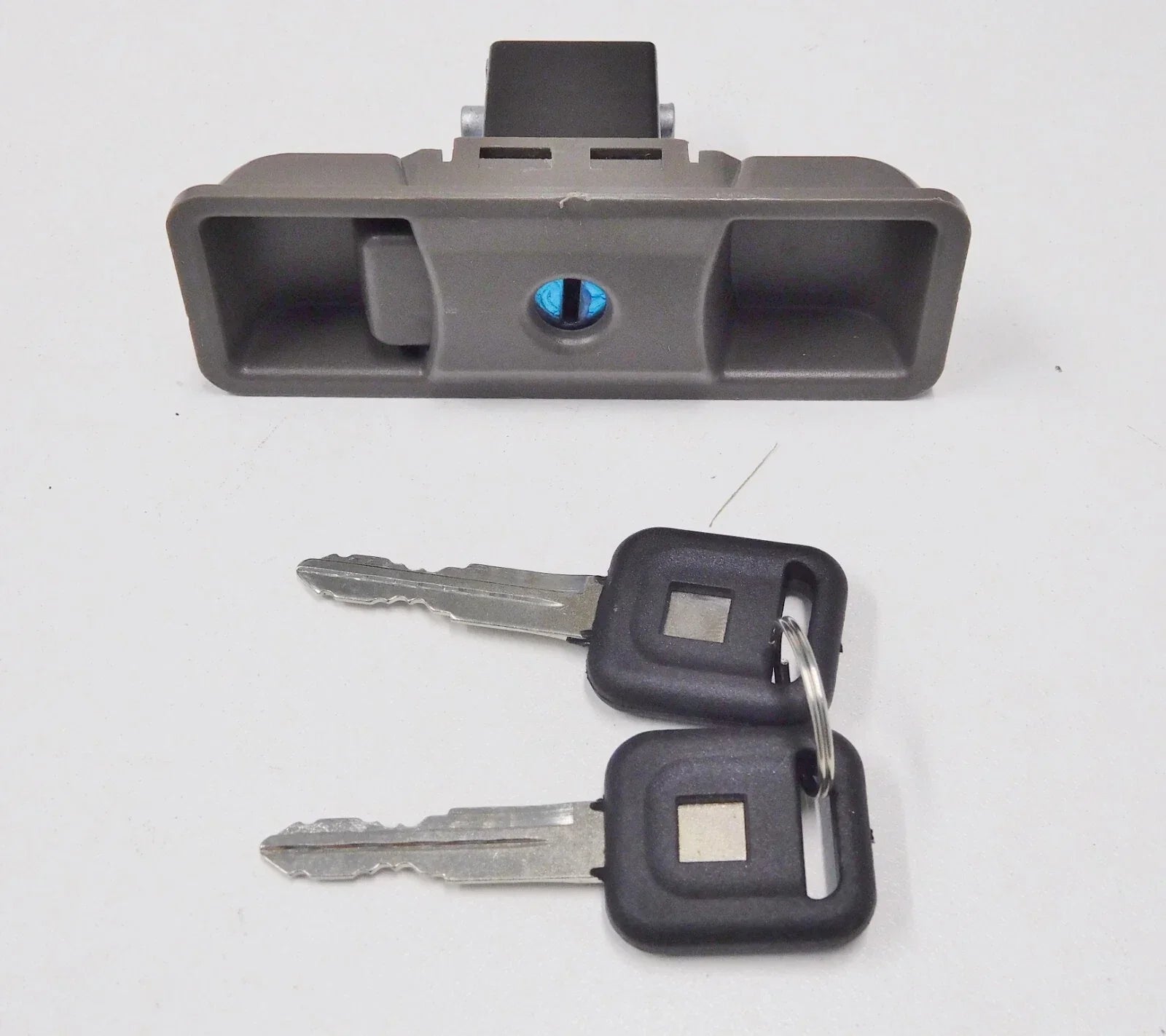 Grey Glove Box Catch w/ Lock & Keys for Holden TF Rodeo (1988-1997)