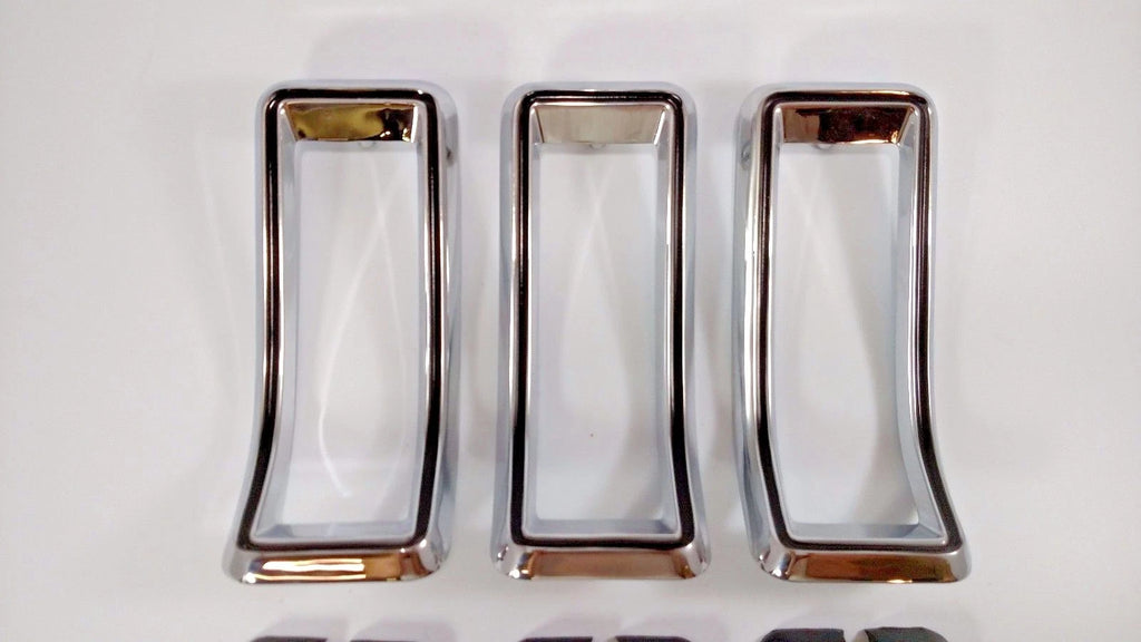 Tail Light Bezels with Black Insert for Ford Mustang (1967–1968)