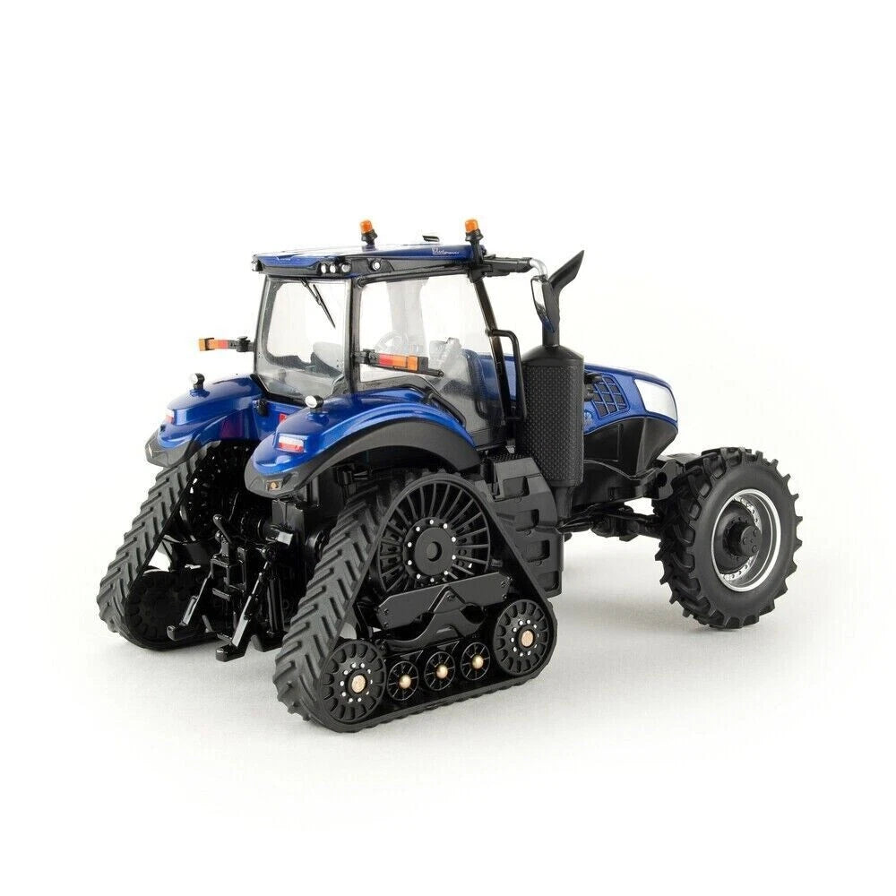 ERTL 1/32 New Holland T8.435 Smartrax with PLM Intelligence (13944)