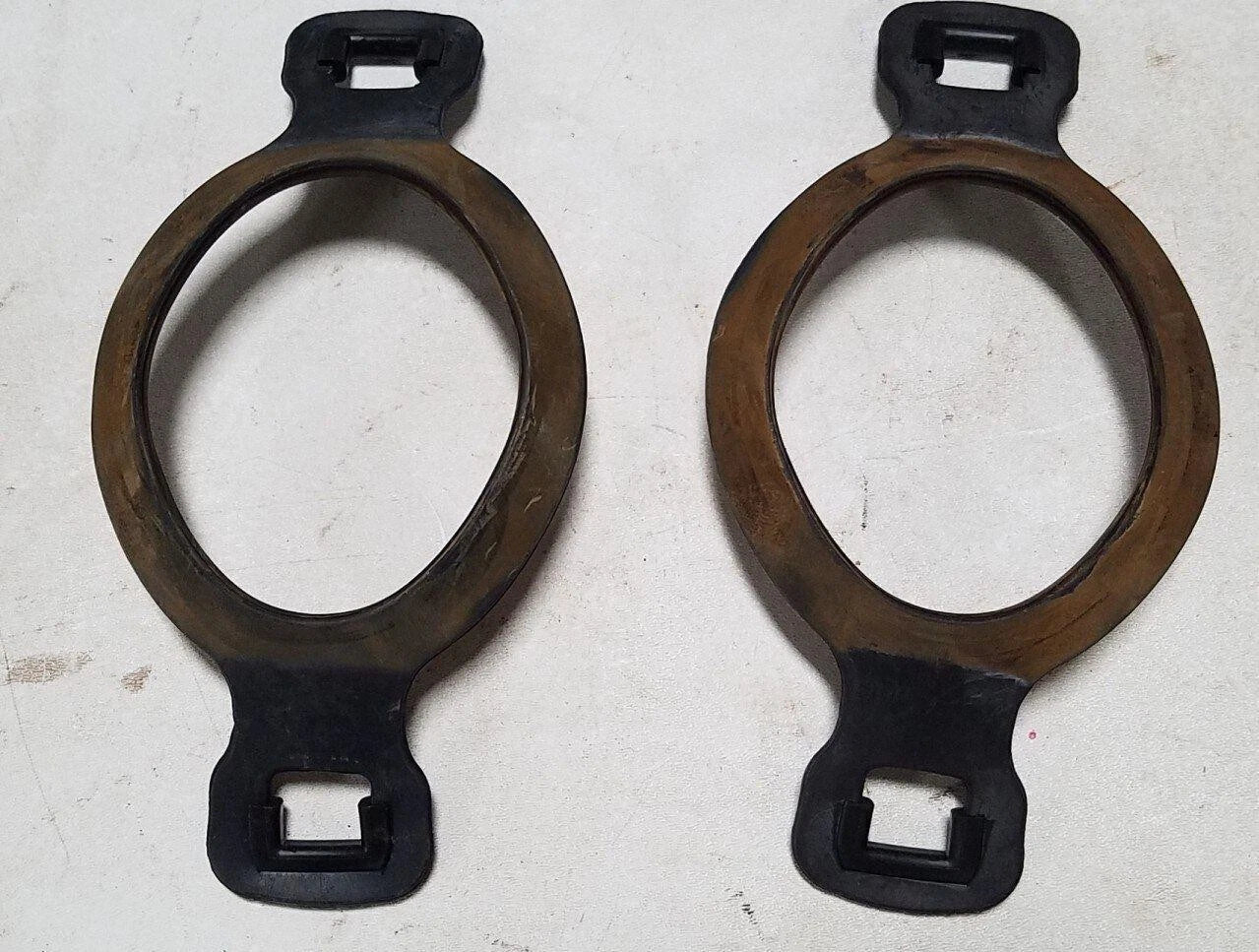 Set of 2 Rear Speaker Hanging Brackets for Lincoln Mark VII (1984–1992)