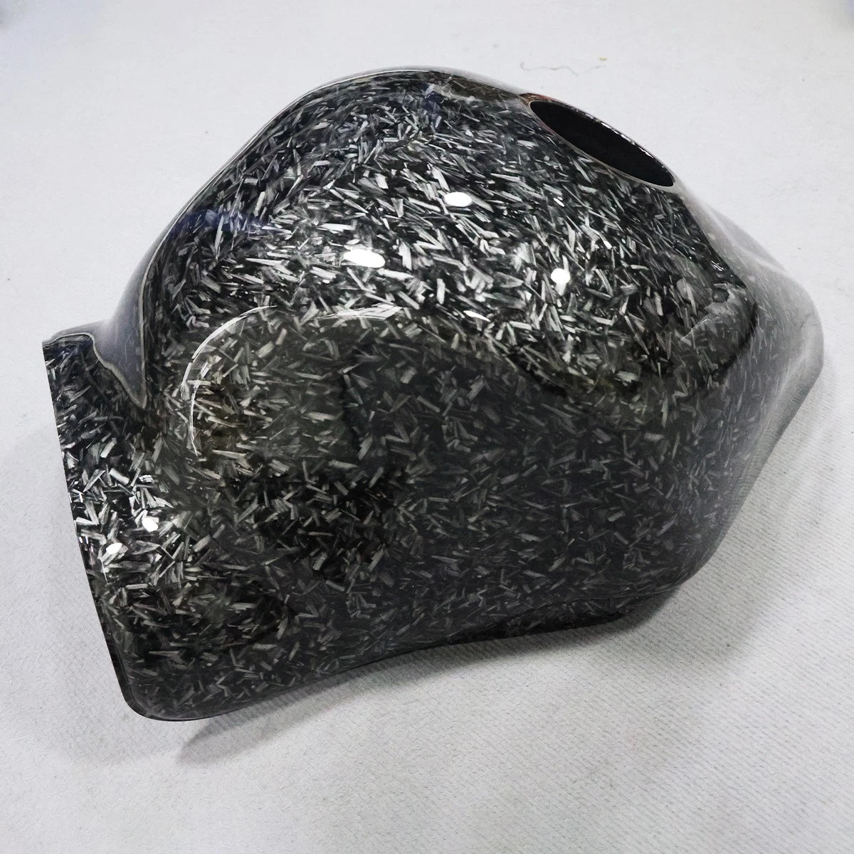 Forged Carbon Fiber Gas Fuel Tank Cover for Suzuki Hayabusa GSX1300R (1999–2007)