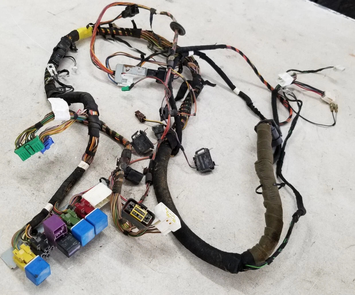 Trunk Boot Wire Harness with Fuse Block for Jaguar XJ12 X300 (1996) LNA3070CE