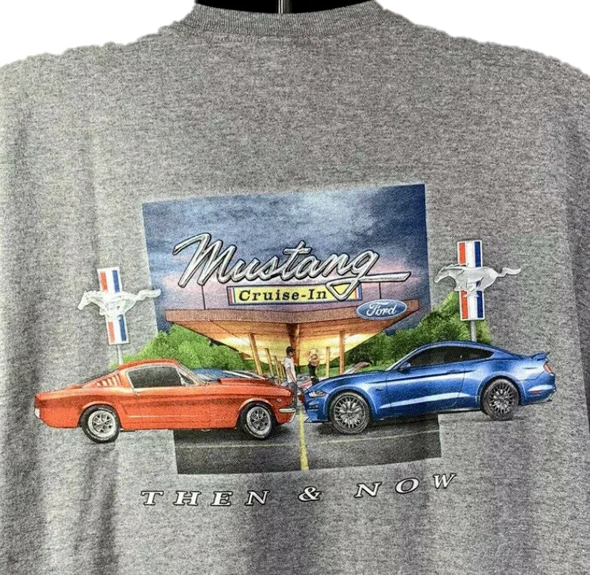 Ford Mustang T-Shirt Cruise-In Scene Gray Red Blue for 2005–2015