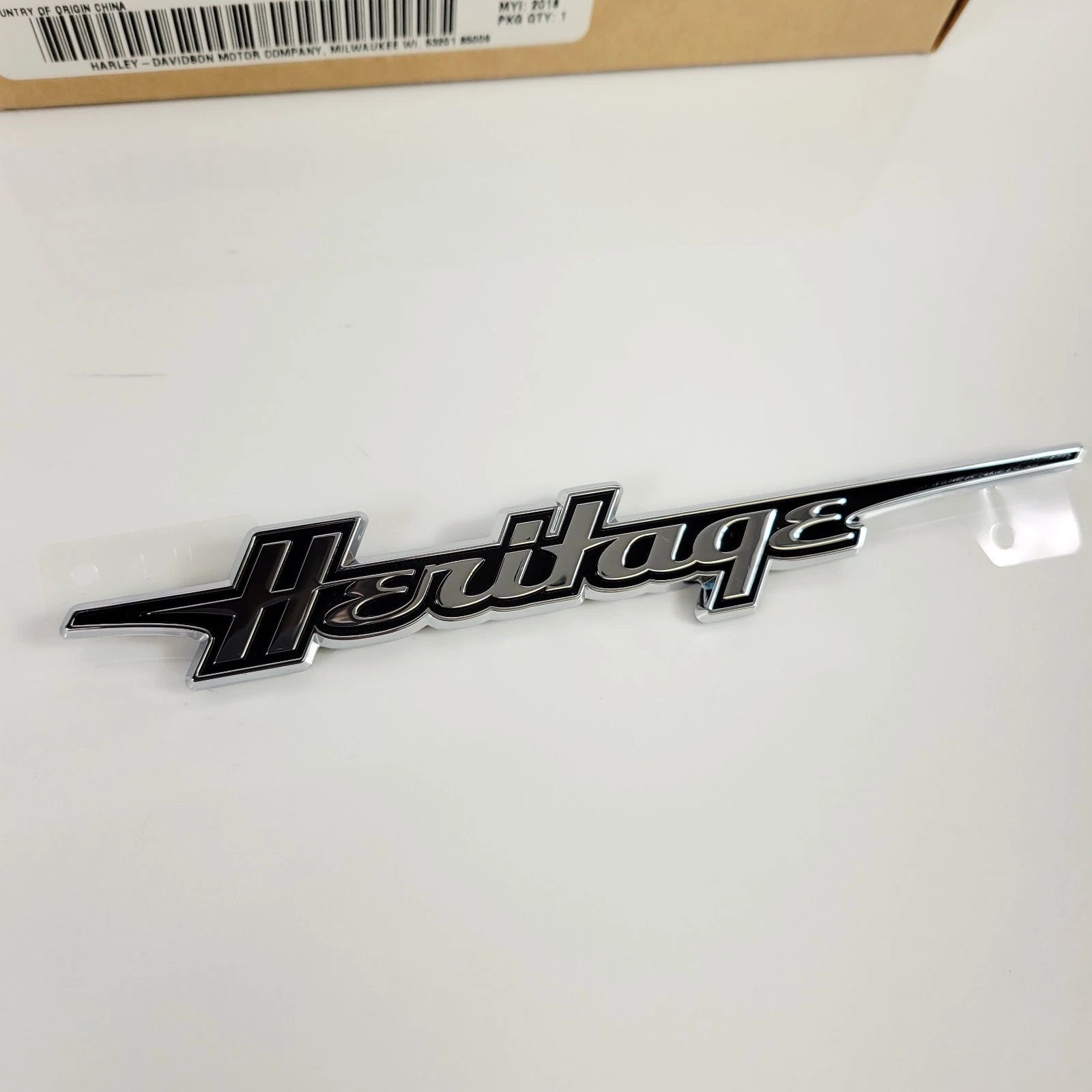 Front Fender Emblem LH for Harley-Davidson Heritage Classic (OEM 61400513)