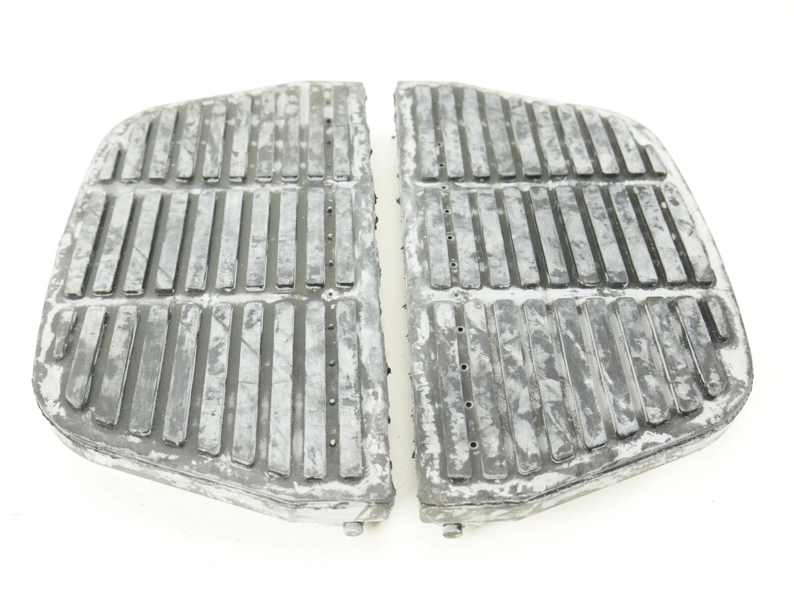 Set of 2 Black Rubber Passenger Floorboard Inserts for Harley Davidson Touring (1986–2005)