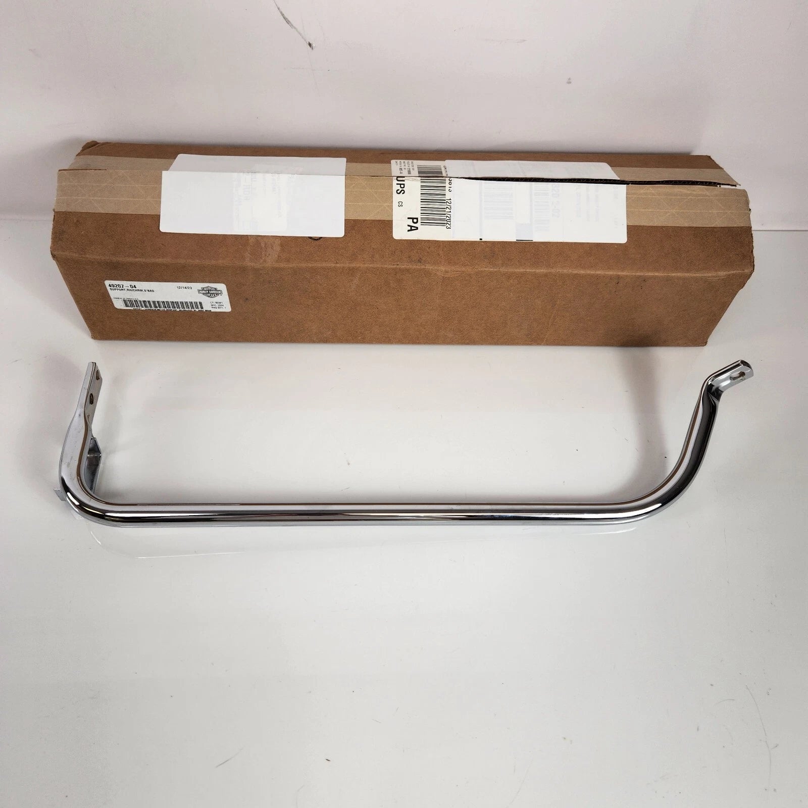 Chrome Right Saddlebag Support Bracket for Harley-Davidson Touring (1997–2008) 49207-04