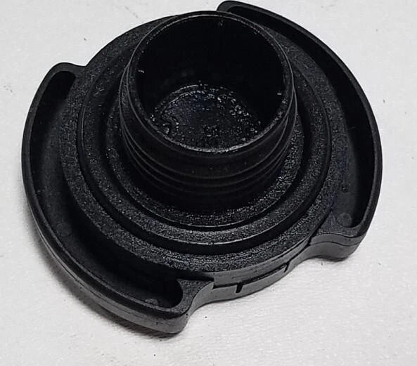 Oil Cap for Ford Thunderbird Cougar Mark VIII 1989–1997 (3.8L 4.6L)