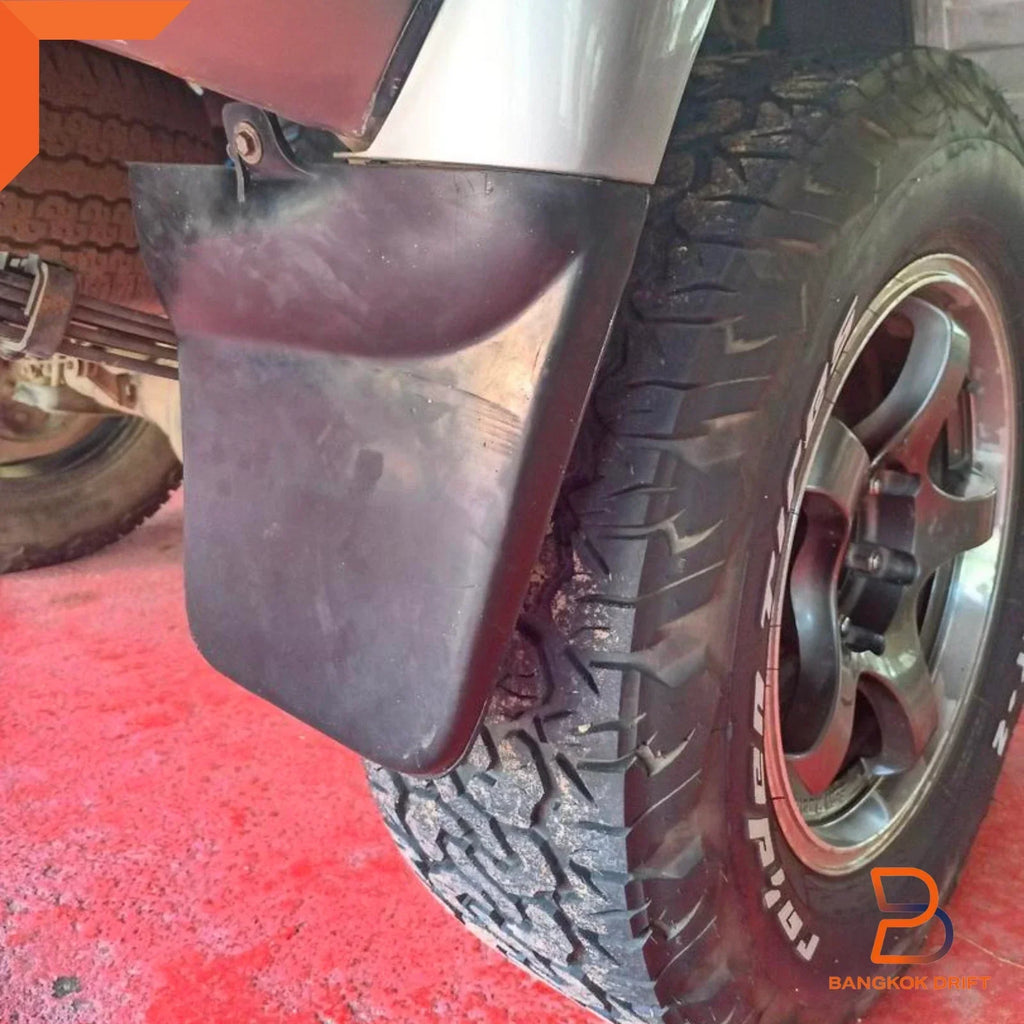 4WD Rear Mud Flaps LH + RH for Toyota Hilux Tiger MK5 Sport 2000-2003