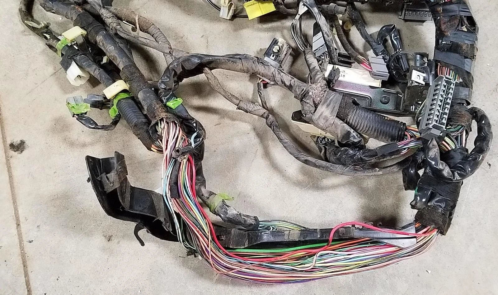 Dash Wire Harness for 1989 Thunderbird (1989) - Auto Headlights, Analog Climate Control