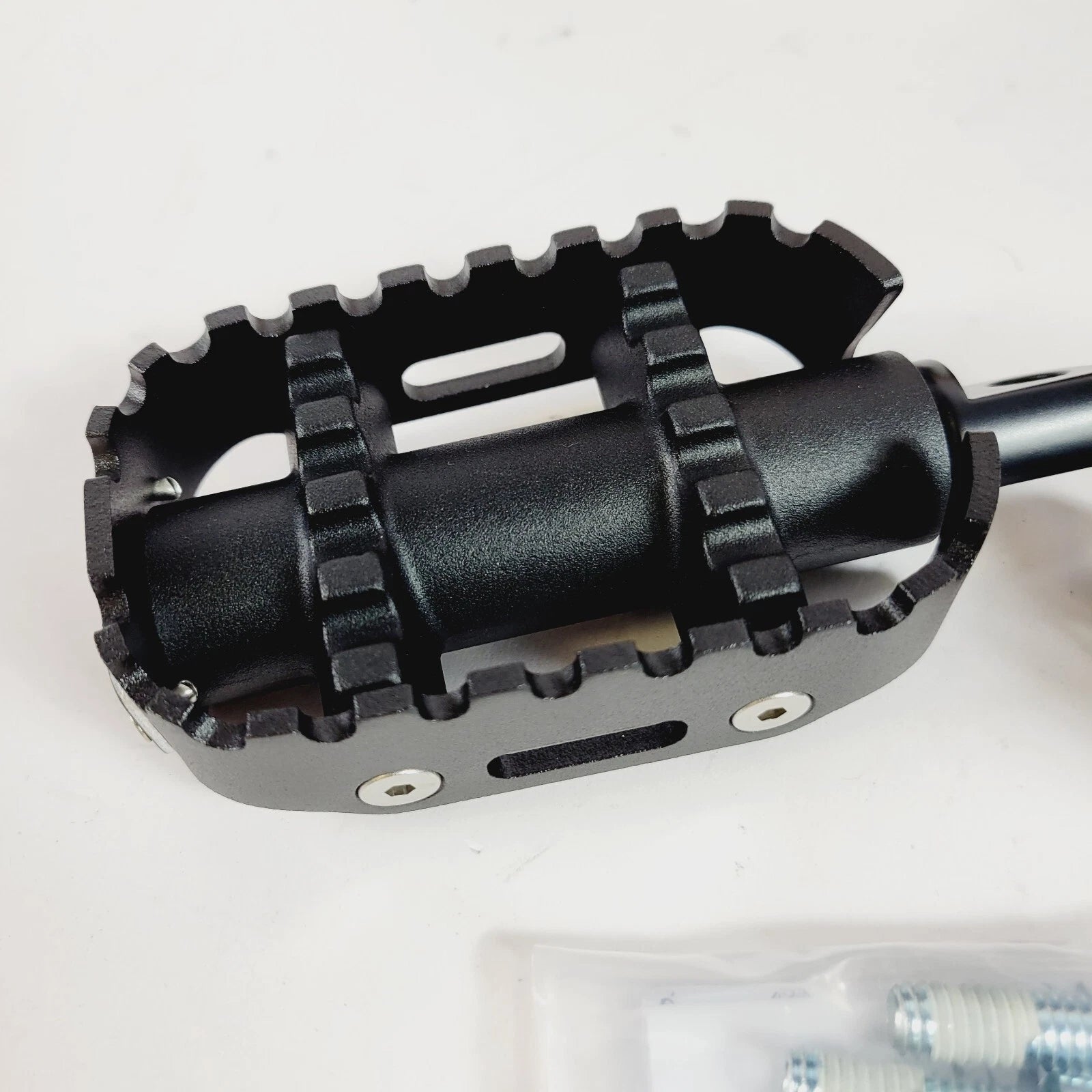 Passenger Footpegs for Harley Davidson (80GRIT) (5051605) Black