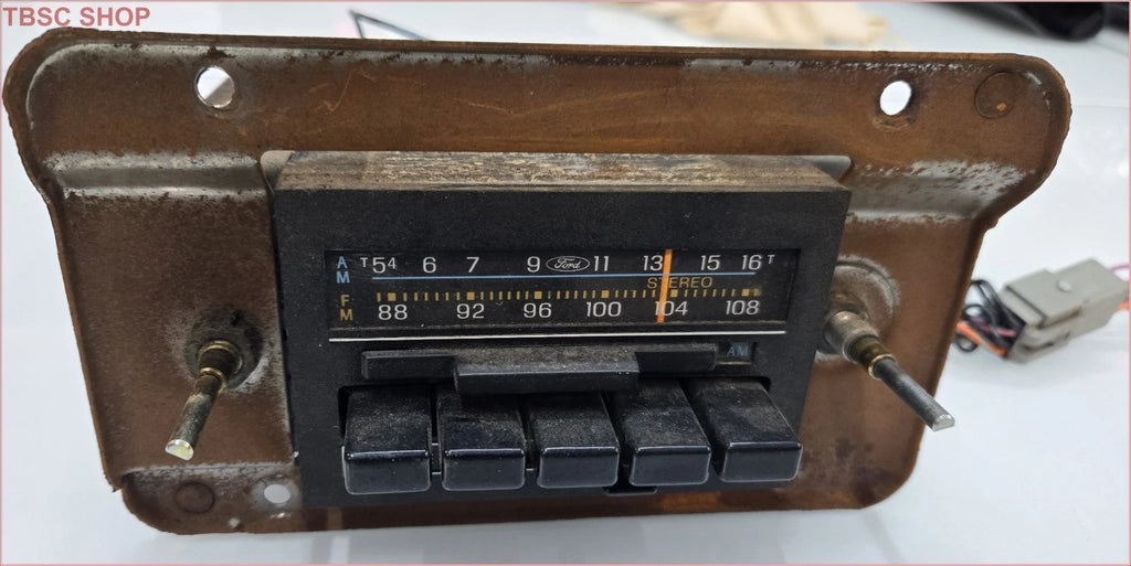 Radio Head Unit Receiver for Ford F150 F250 (1982–1984)
