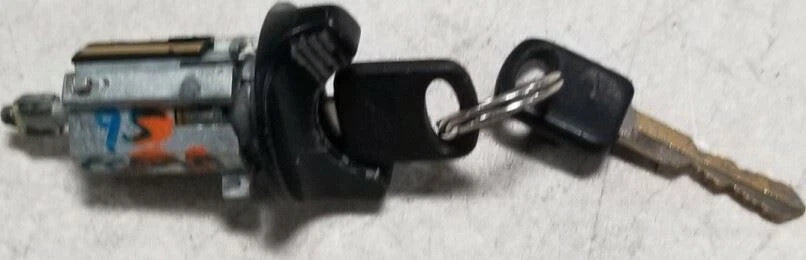 Ignition Lock with Keys for Ford E-150 Econoline Van (1995–1996)