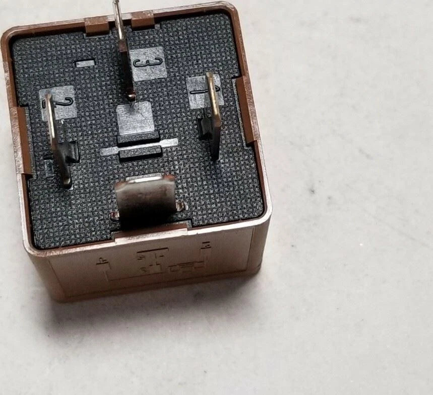OEM Relay LJA6703AA for Jaguar XK8 XJ8 XJR VDP (1997–2006)
