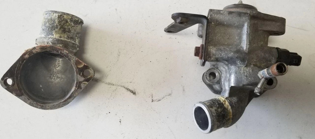 Thermostat Housing EBC10345 for Jaguar XJ6 VDP X300 (1994–1997)