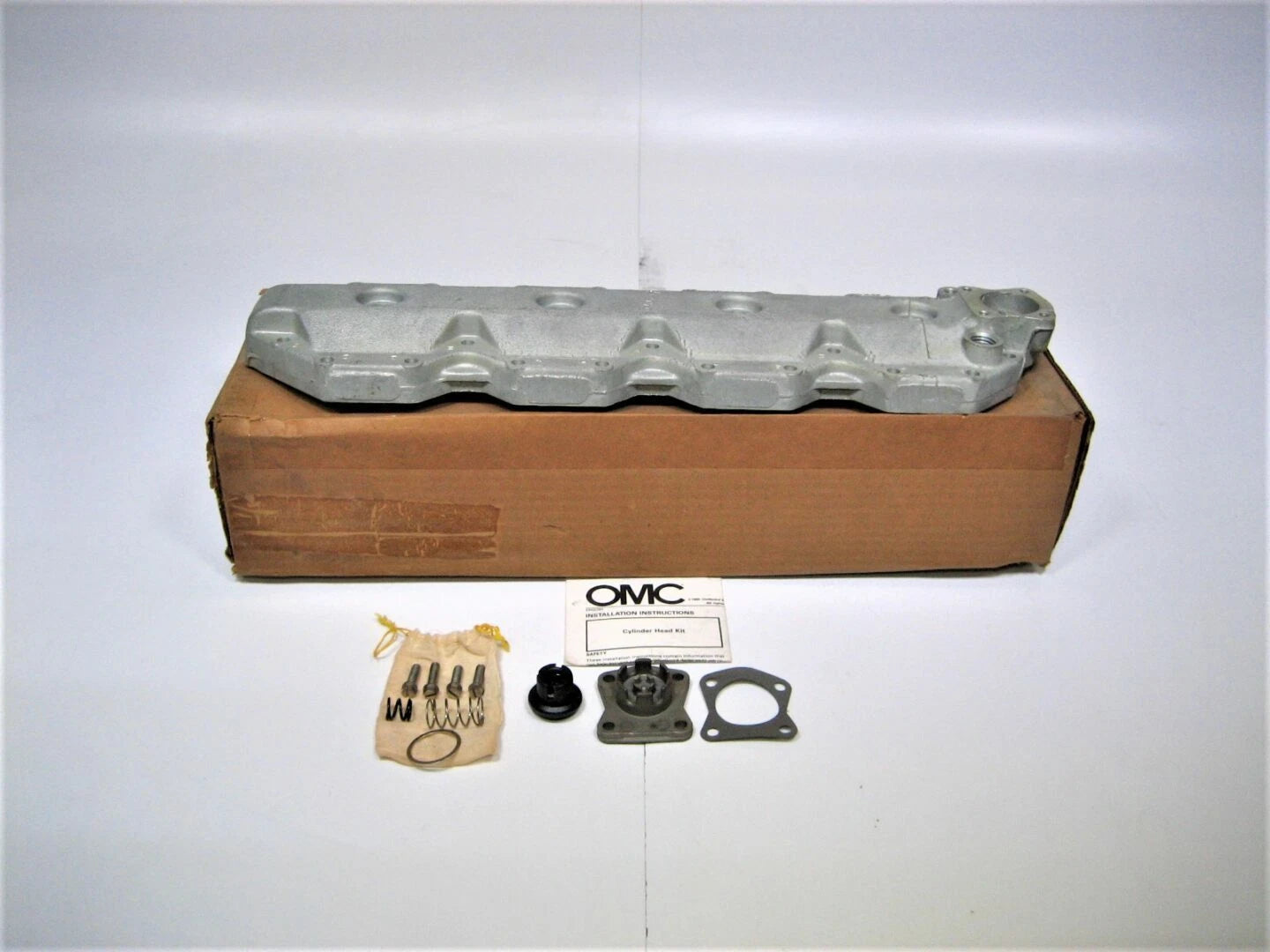Cylinder Head Kit for Evinrude Johnson 250HP 300HP (OMC 340797)