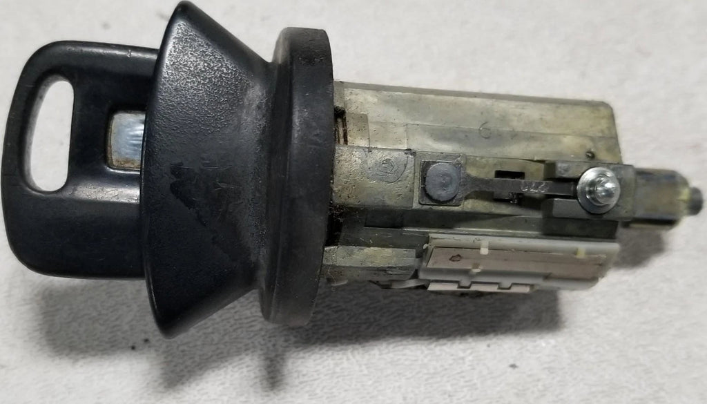 Key Tumbler with Key for Lincoln Continental (1998–2002)