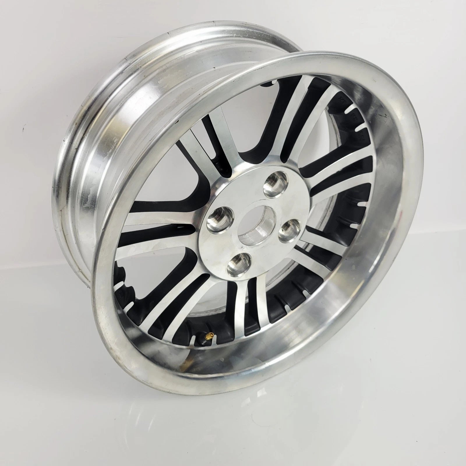 OEM Rear Back Wheel Rim 15x5.5 for Harley Davidson Tri Glide Ultra Classic (2009–2024)