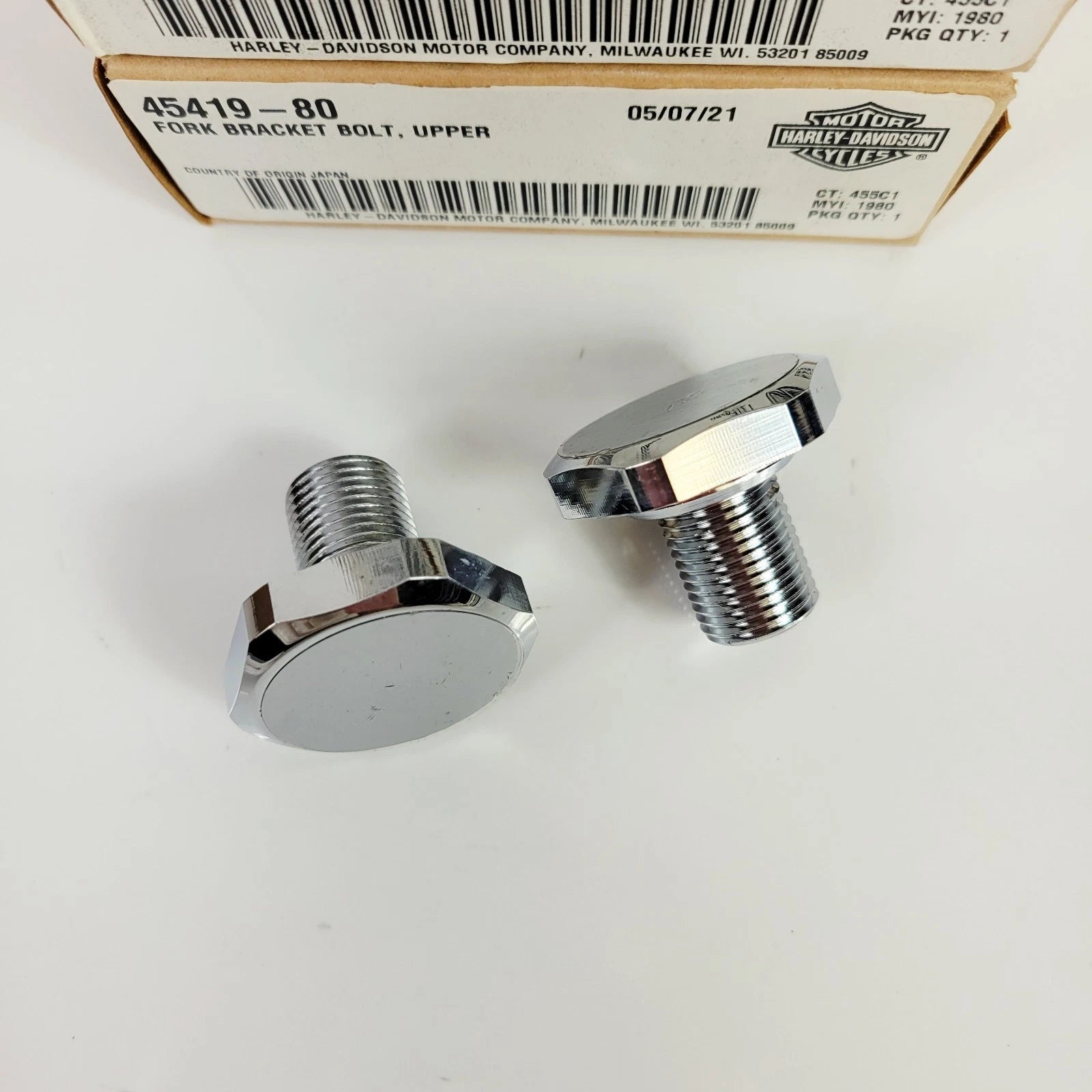 Set of 2 Upper Fork Bracket Bolts for Harley-Davidson (45419-80)