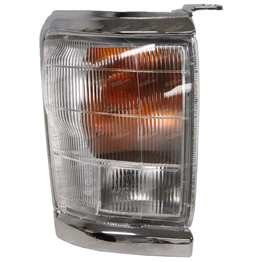 RH Chrome Trim Corner Indicator Light for Toyota Hilux 2WD/4WD (1997–2001)